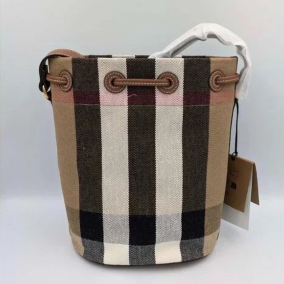 Brand NEW Burberry Bucket Bag - Picture 4 of 12